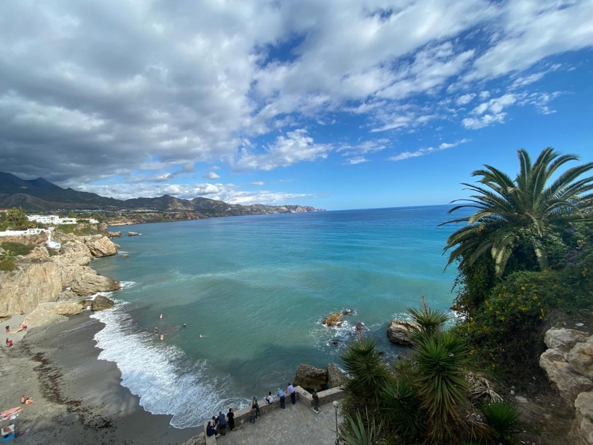 New Townhouse In The Heart Of Nerja With Jacuzzi Villa Buitenkant foto