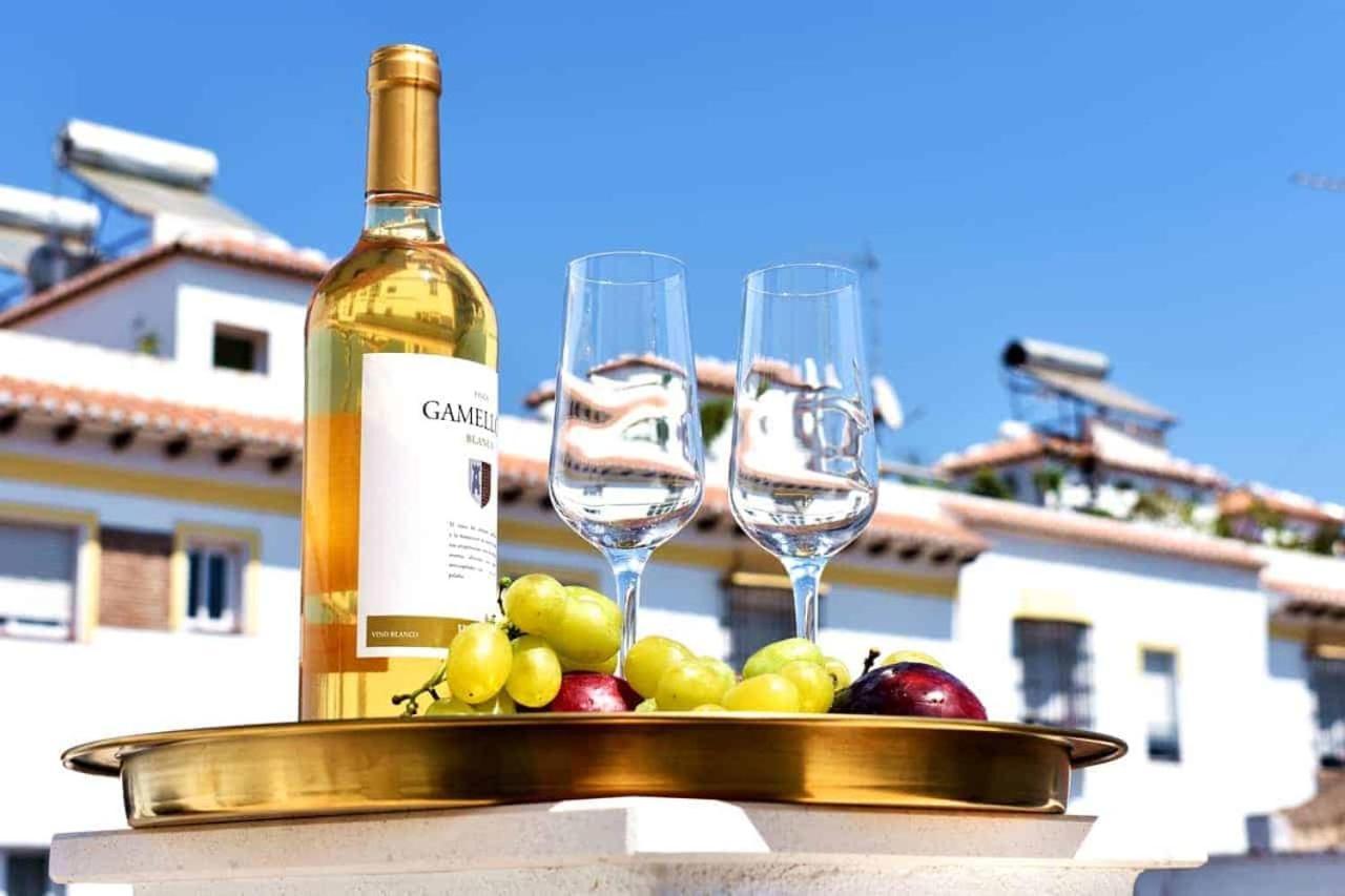 New Townhouse In The Heart Of Nerja With Jacuzzi Villa Buitenkant foto