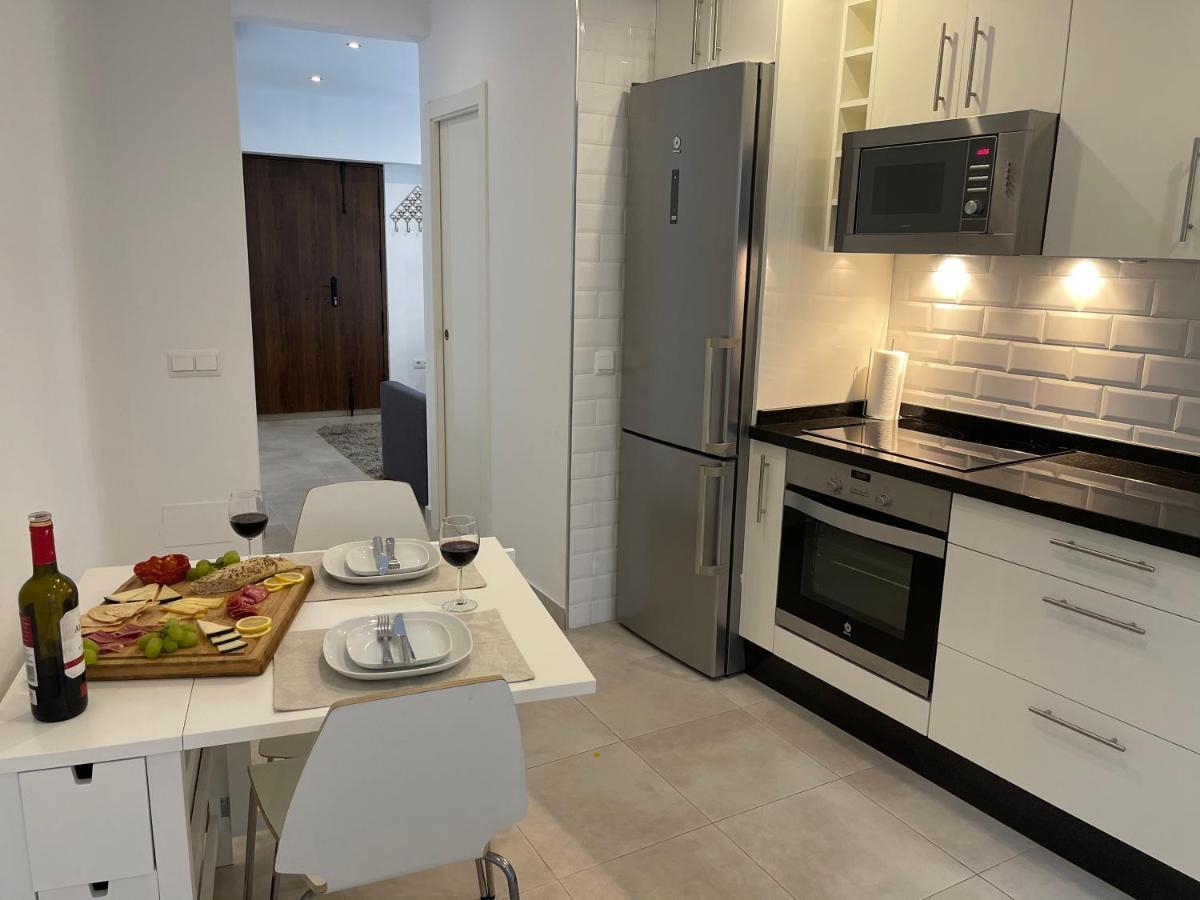 New Townhouse In The Heart Of Nerja With Jacuzzi Villa Buitenkant foto
