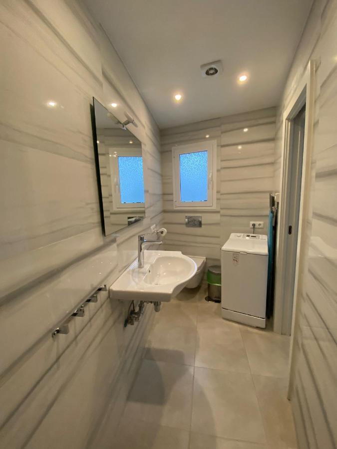 New Townhouse In The Heart Of Nerja With Jacuzzi Villa Buitenkant foto