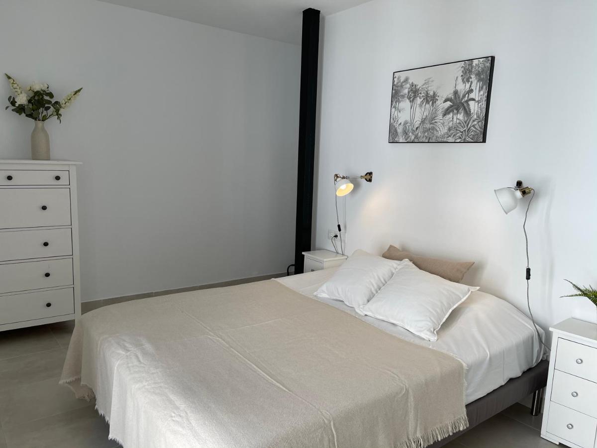 New Townhouse In The Heart Of Nerja With Jacuzzi Villa Buitenkant foto