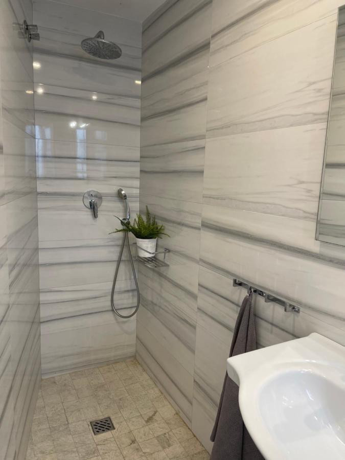 New Townhouse In The Heart Of Nerja With Jacuzzi Villa Buitenkant foto