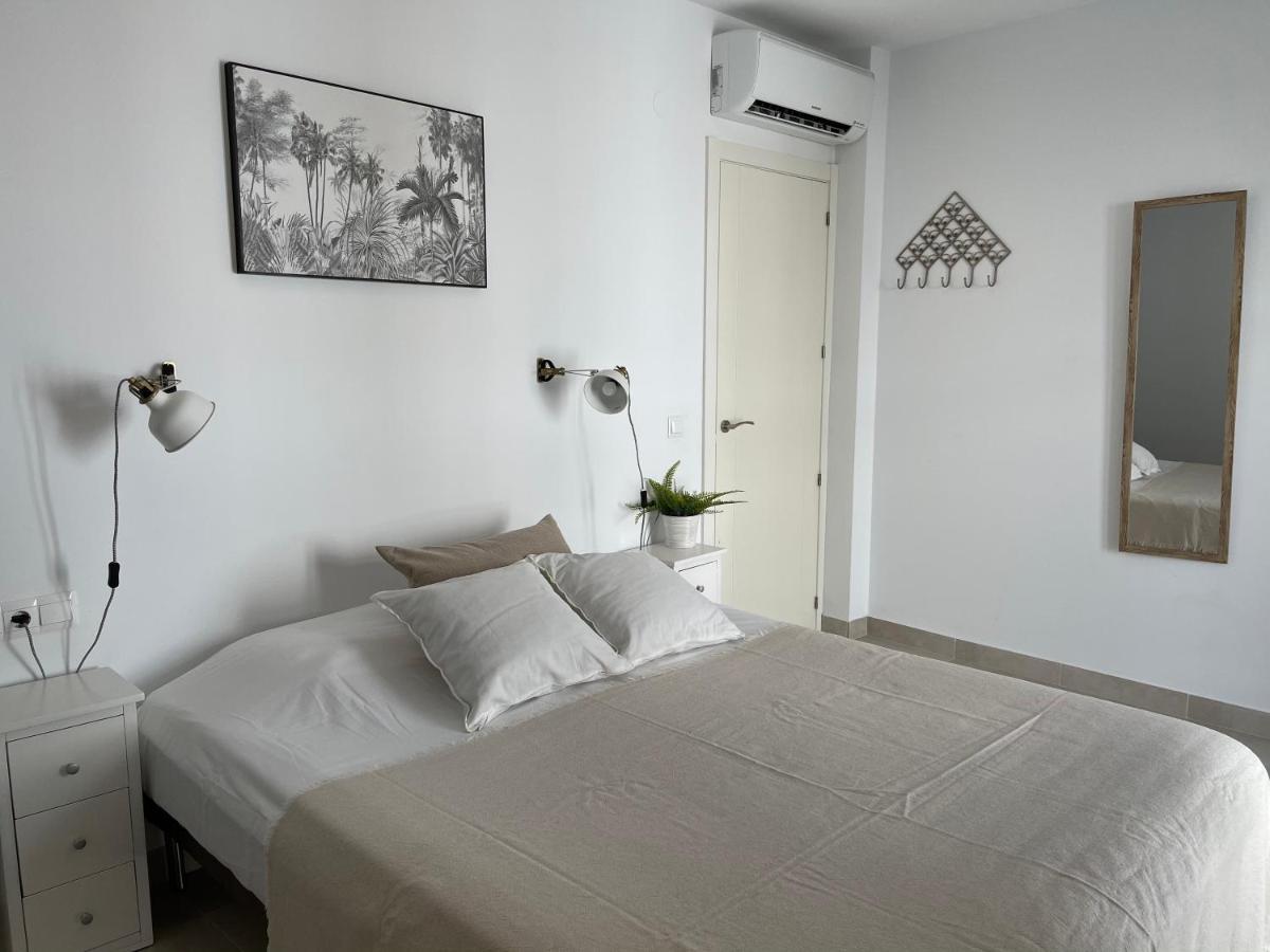 New Townhouse In The Heart Of Nerja With Jacuzzi Villa Buitenkant foto